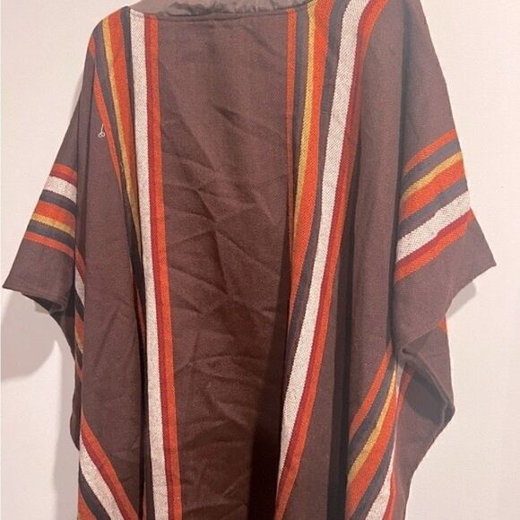 New Steve Madden women’s Striped Puffcho  sweater, top, cold weather top, shirt - Picture 5 of 6